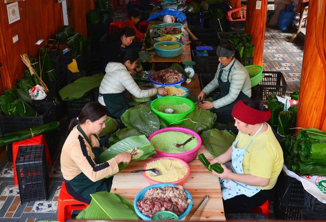 C'est une période chargée dans le village de Trang Cat, la capitale des feuilles de dong - Ảnh 4.