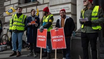 , Politique de gauche: Cinq semaines de grèves des passeports + rébellion de Norfolk